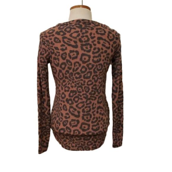Socialite Animal Print V-Neck Pullover Top Size Small NWT - Picture 2 of 4